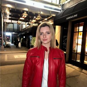 Meet your Posher, Olivia